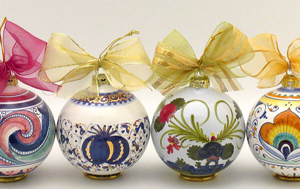 Palline di natale in ceramica dipinte a mano