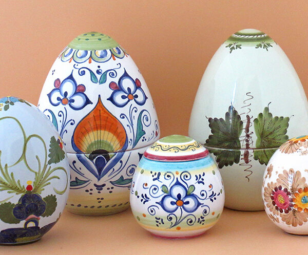 Uova ceramica faenza maiolica garofano